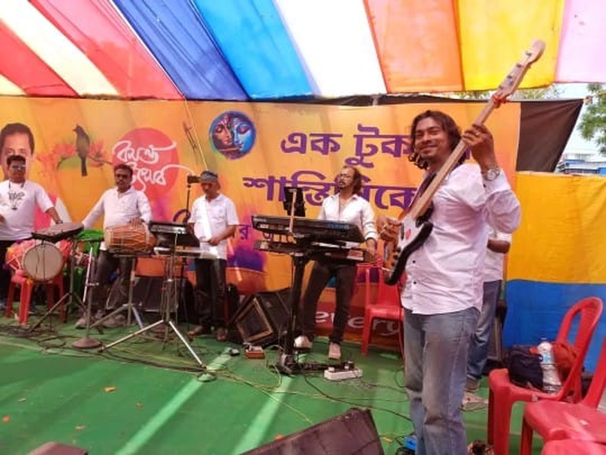 Singers & Live Band